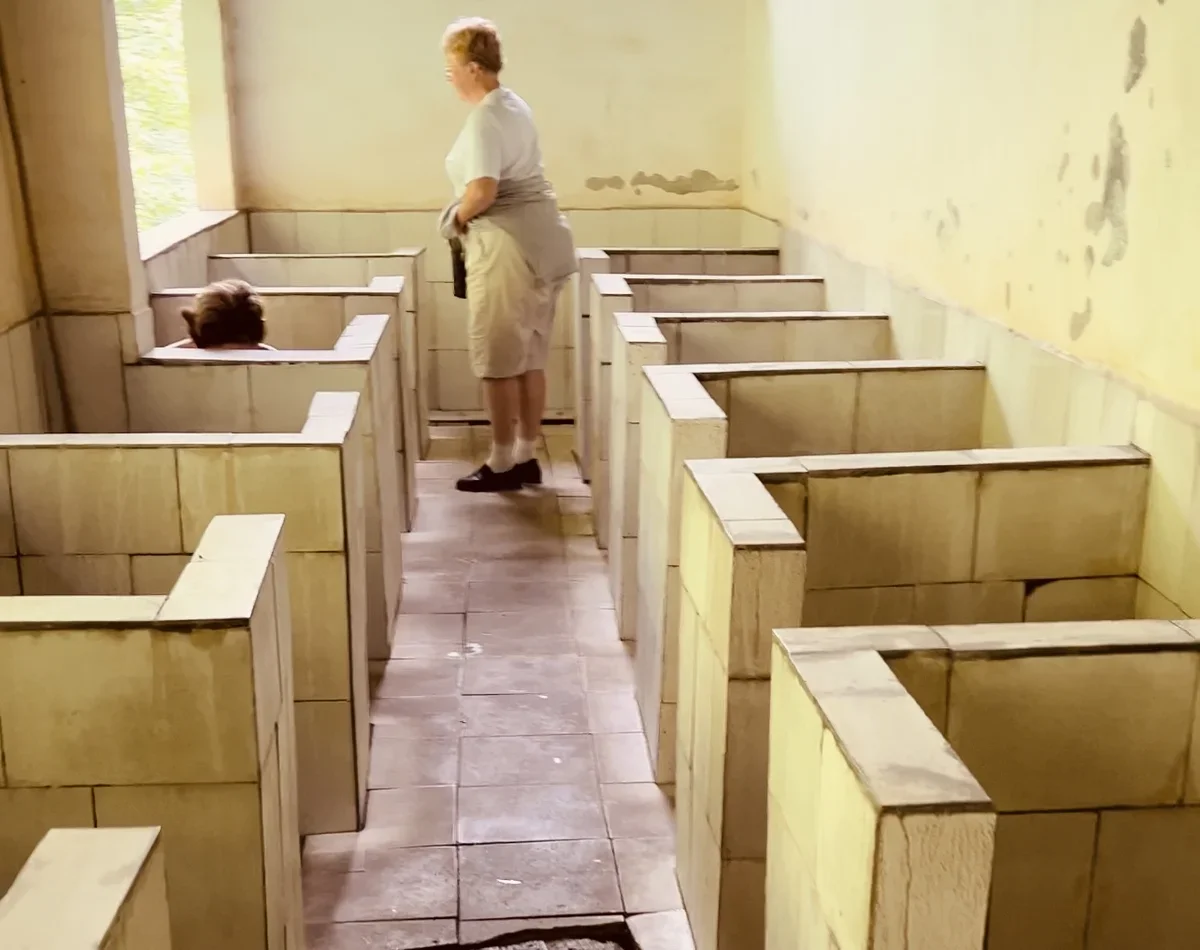 Туалеты с дырками в Москве: где и как найти